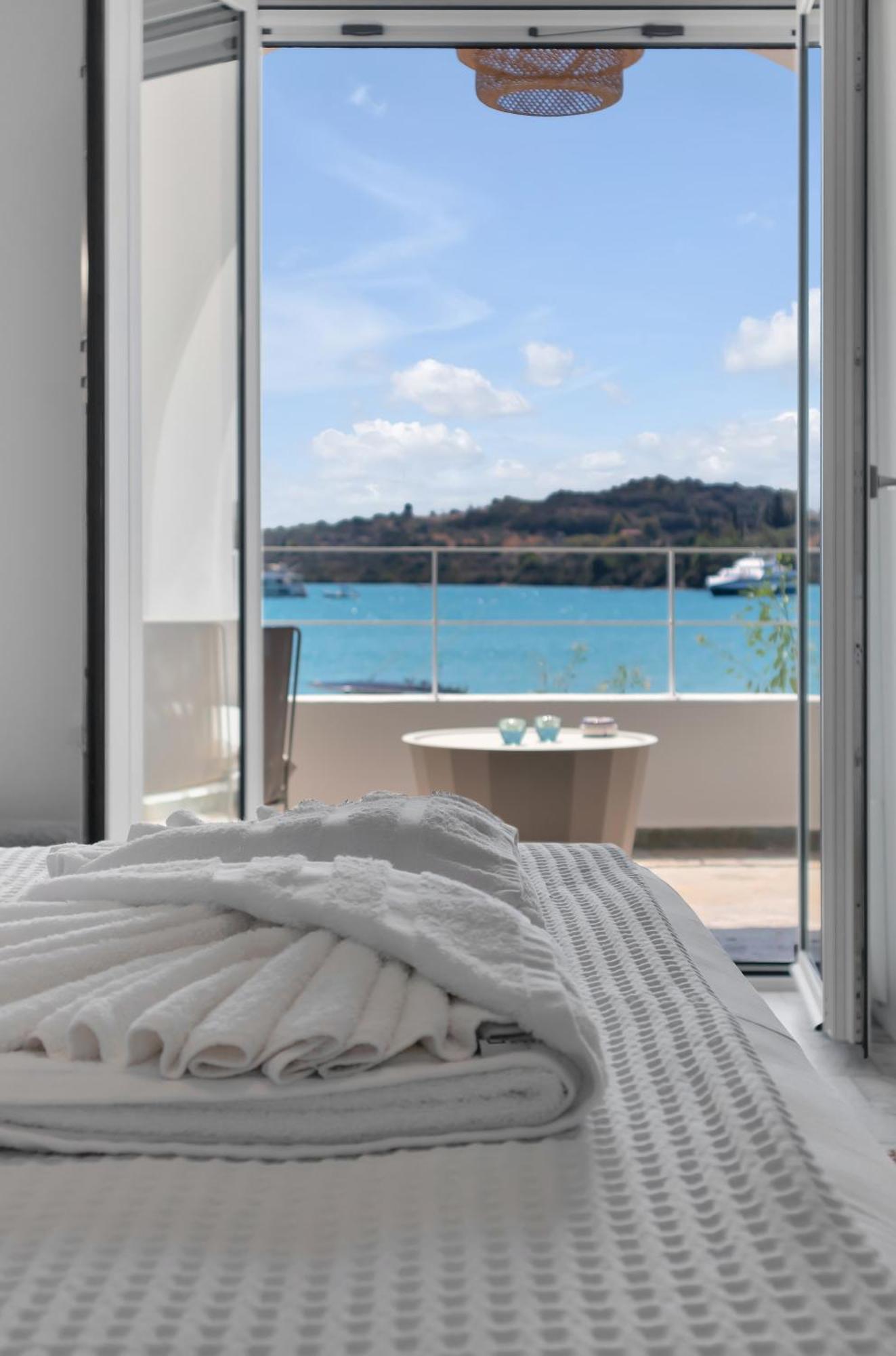 Kavouraki Apartment & Studio Porto Heli Exterior photo